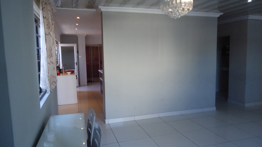4 Bedroom Property for Sale in The Connifers Western Cape